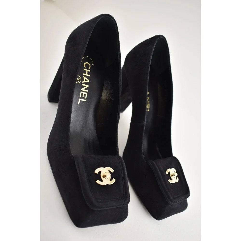 Chanel 26S Blazy Black Suede Square Toe Turnlock Gold CC Logo Block Heel Pump 38